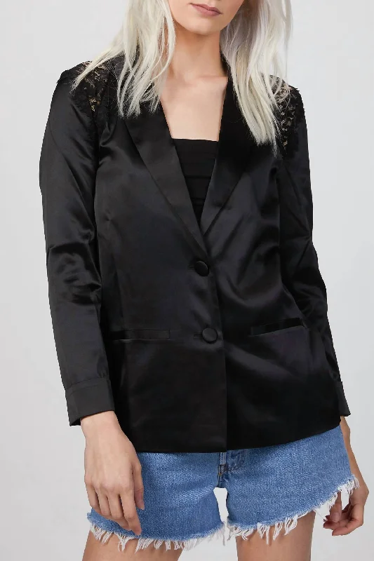 Women’s Outerwear Fashion Carmine Blazer In Black
